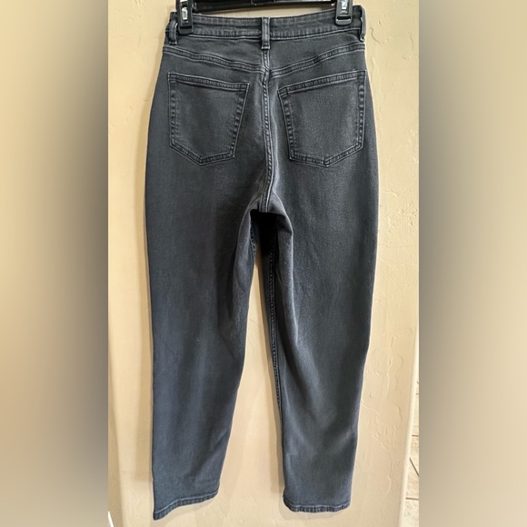 H&M Divided Black High Rise Mom Jeans Tapered Leg Size 4 - Picture 12 of 16